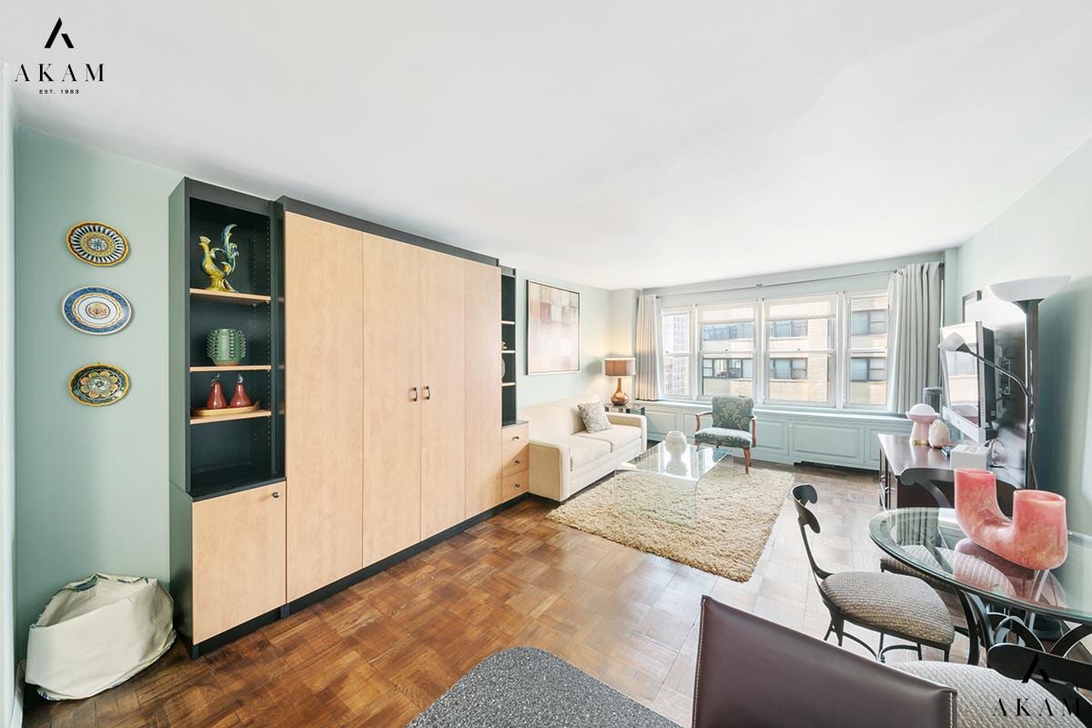 155 East 38th Street