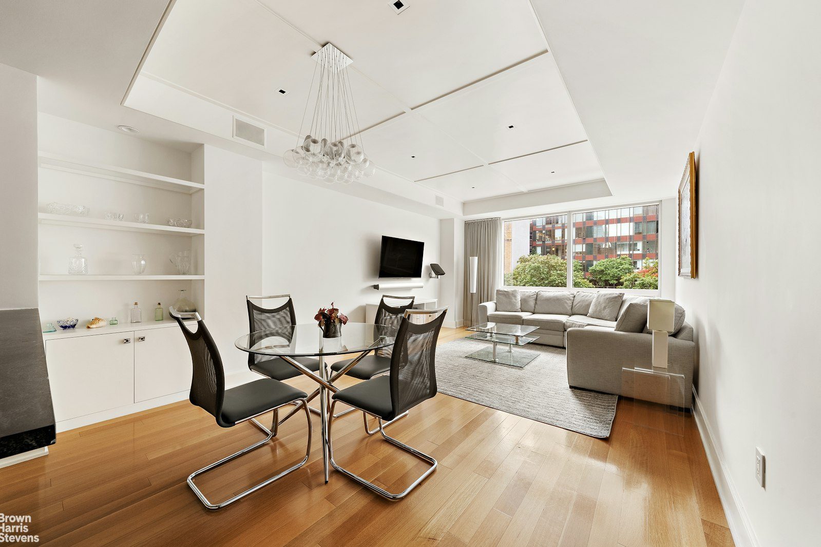 2628 Broadway