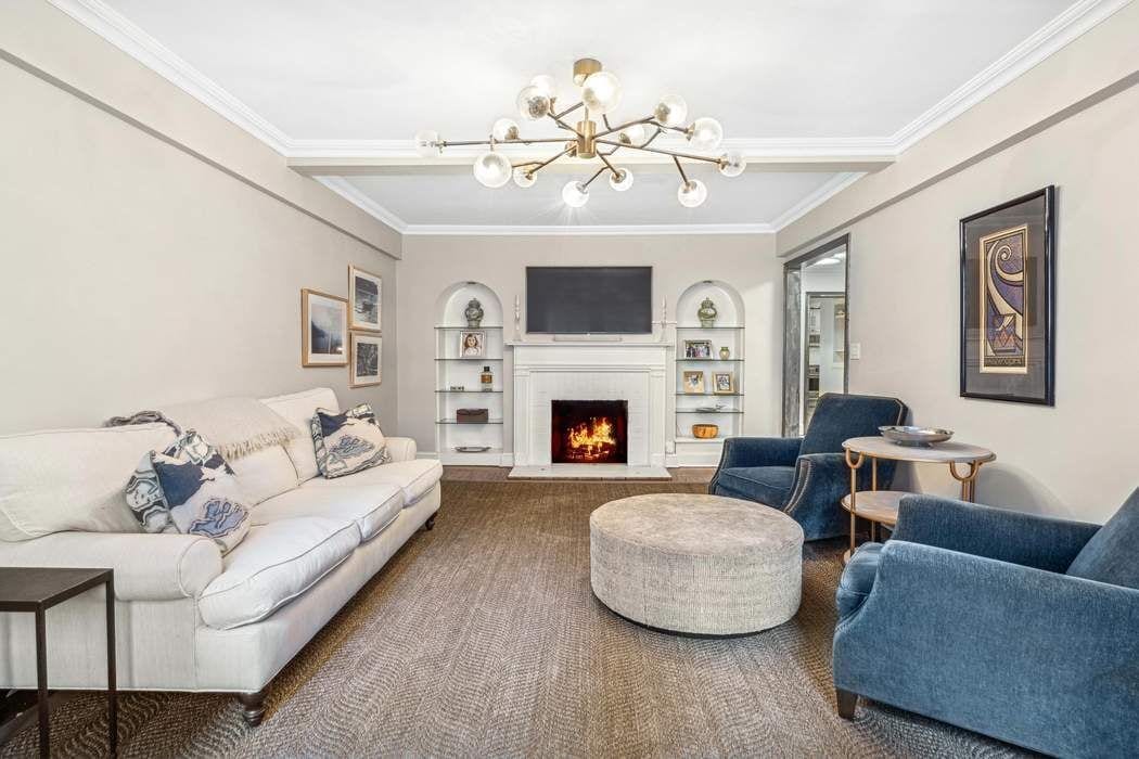 325 East 41st Street