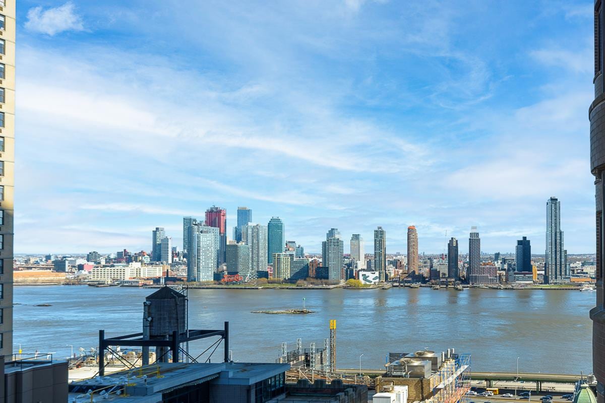 330 East 38th Street
