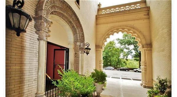 418 Central Park West