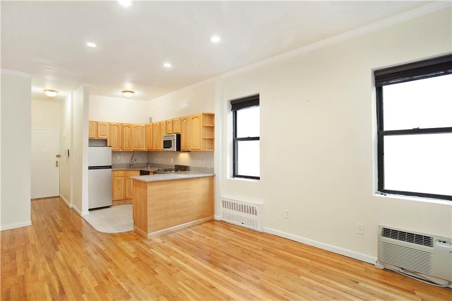 152 East 35th Street