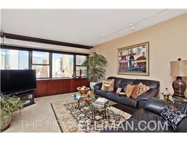 160 East 38th Street
