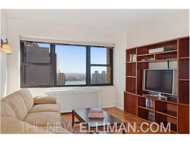 160 East 38th Street