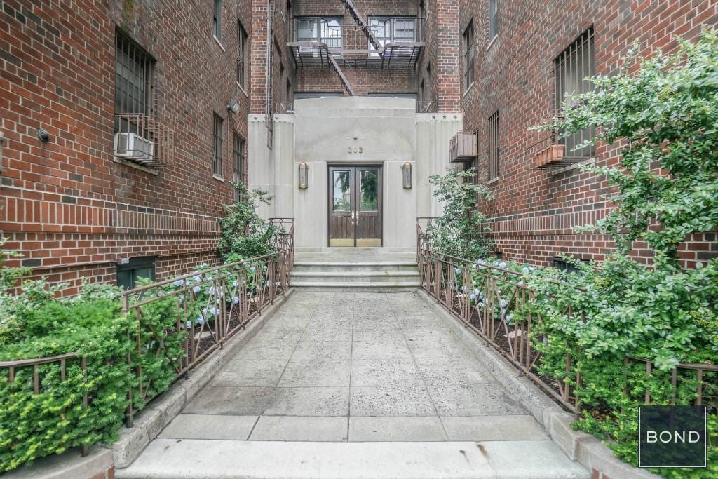 303 East 37th Street