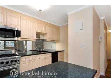 132 East 35th Street