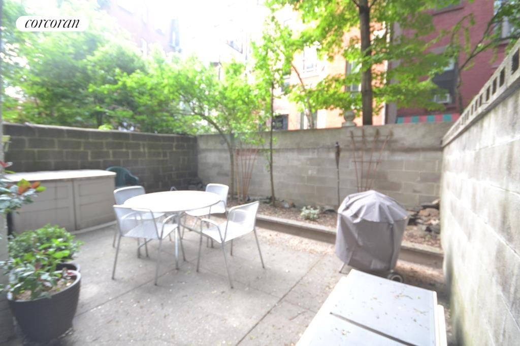 25 West 70th Street