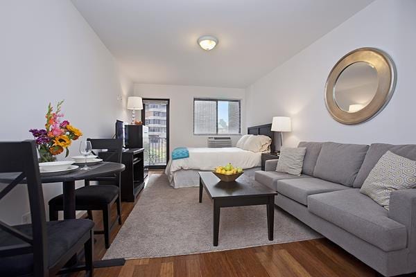 322 East 39th Street
