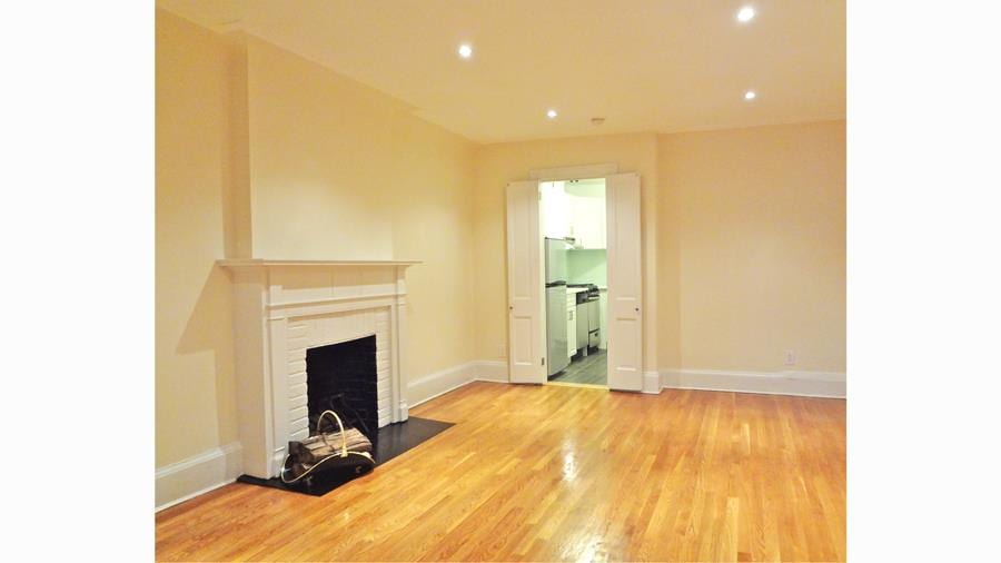 25 East 38th Street
