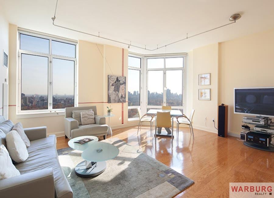 455 Central Park West