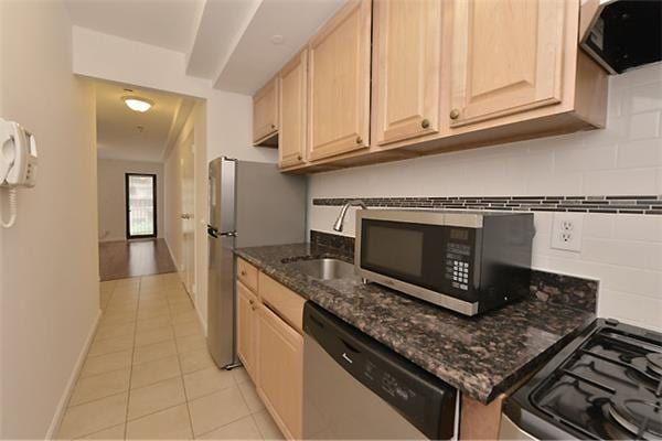 322 East 39th Street
