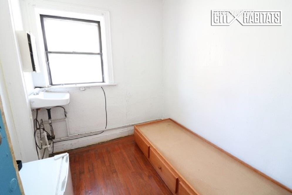 276 West 71st Street