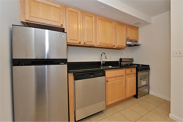 322 East 39th Street