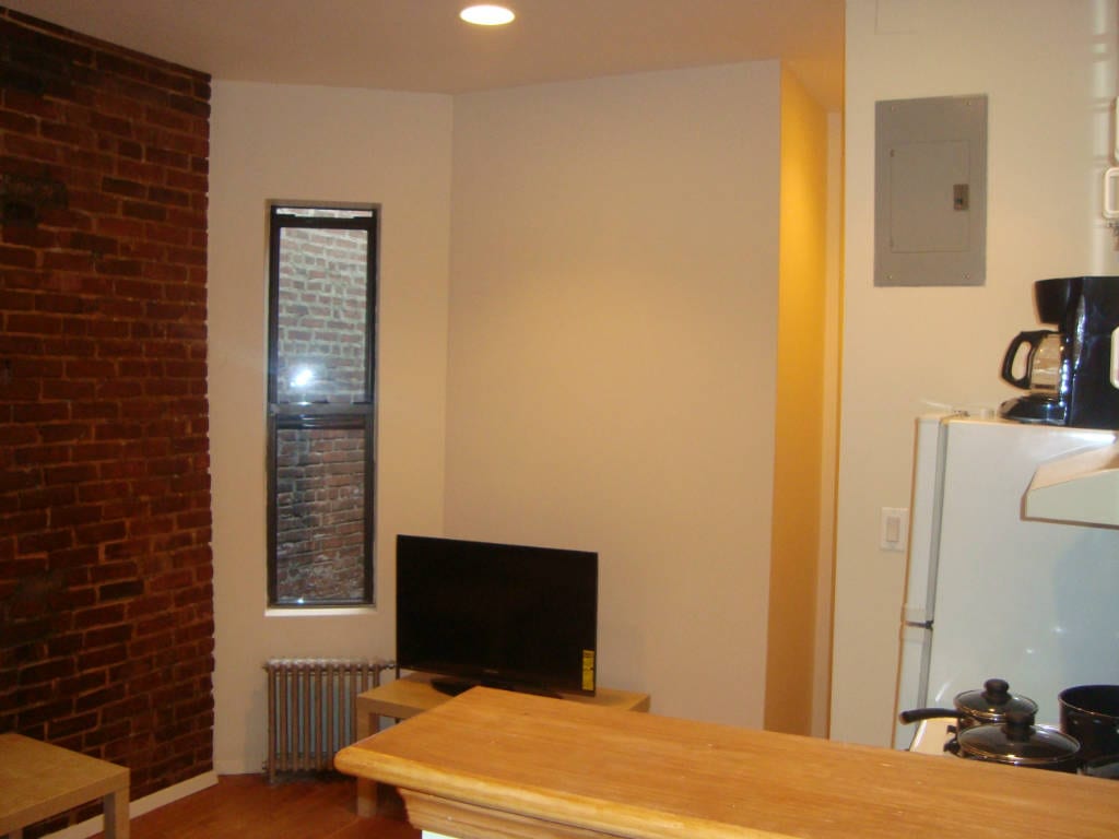 529 West 48th Street