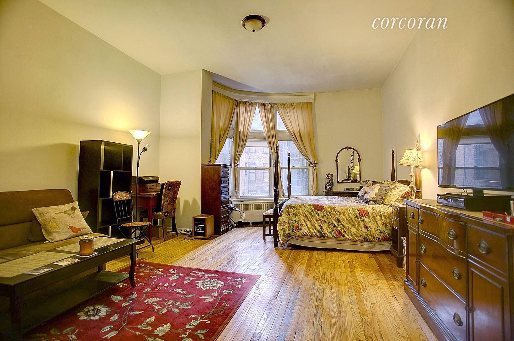 44 West 72nd Street