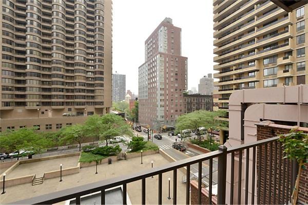 322 East 39th Street