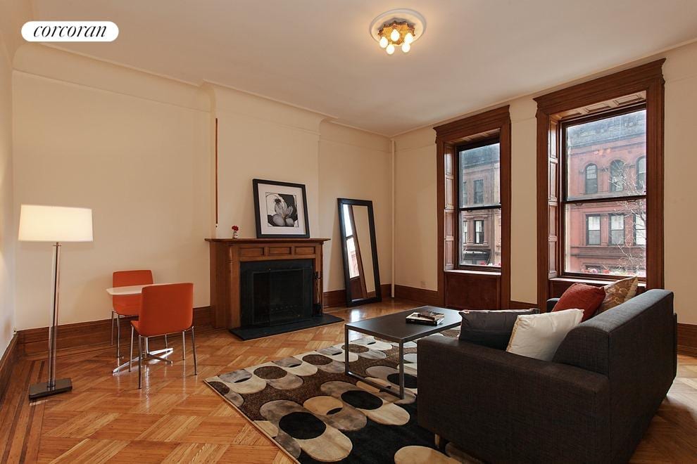 25 West 71st Street