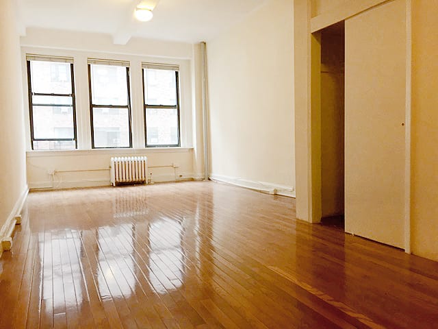 42 West 72nd Street