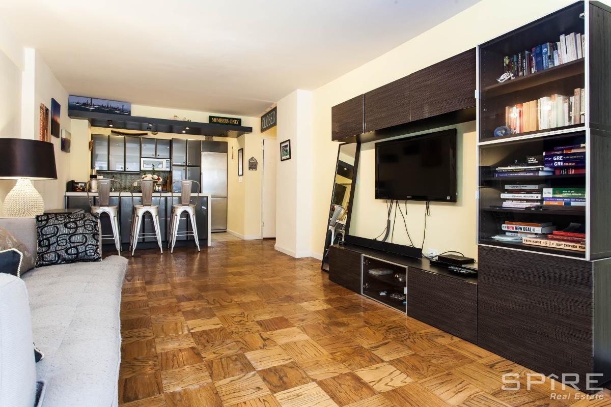 245 East 35th Street