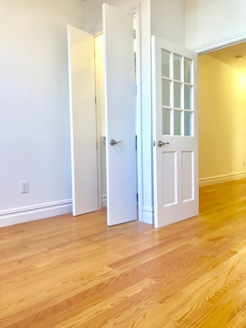 553 3rd Avenue