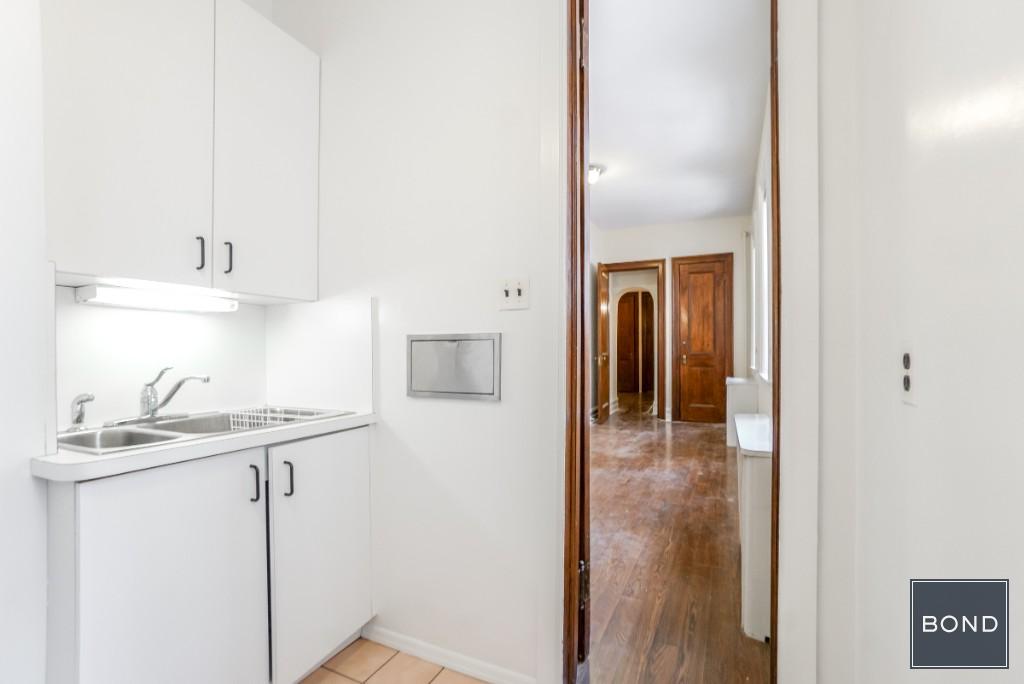 16 West 69th Street