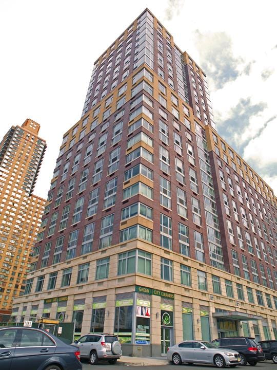 33 West End Avenue