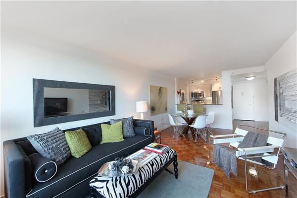 33 West End Avenue