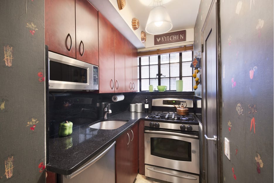 325 East 41st Street