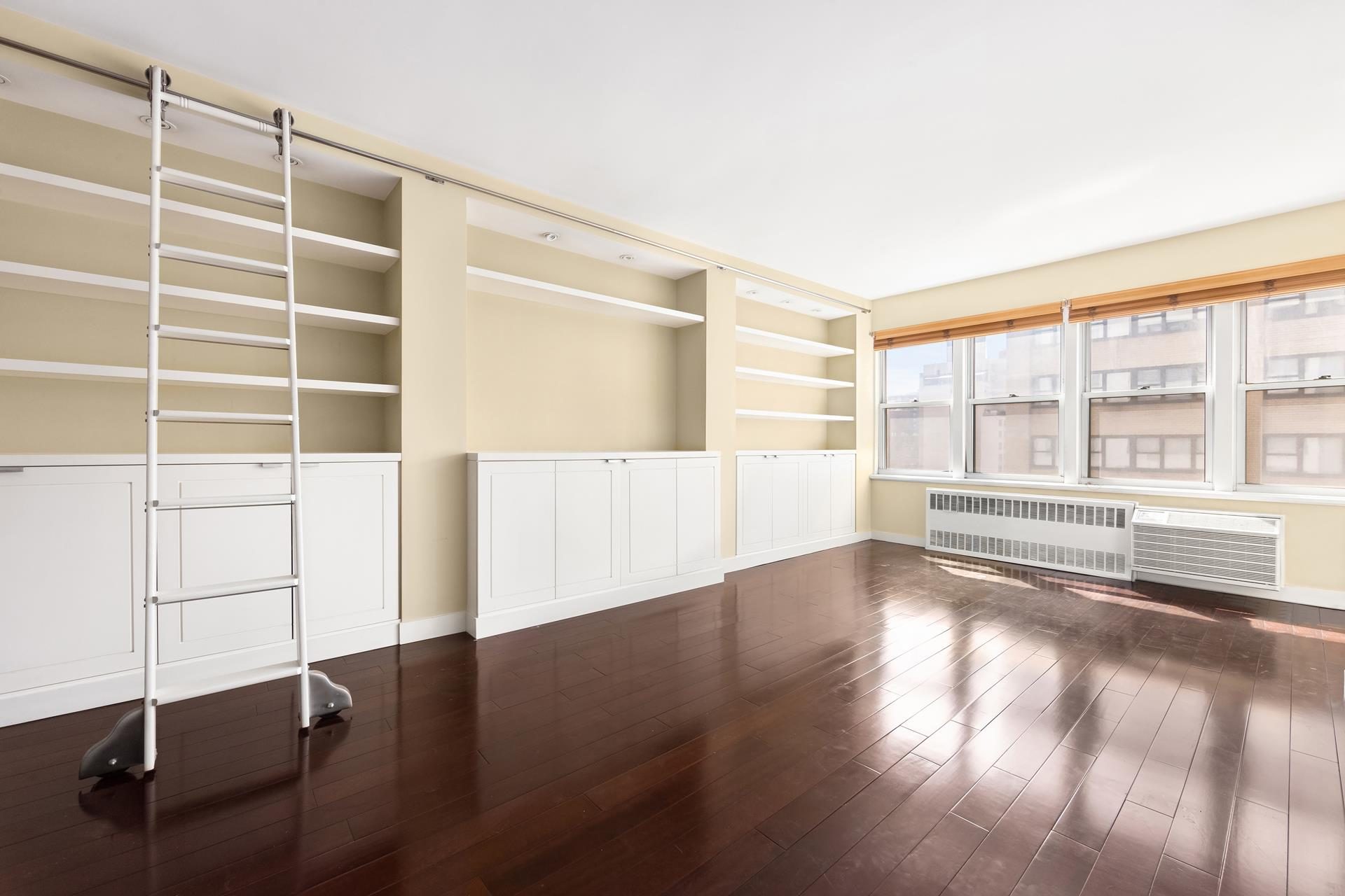 155 East 38th Street