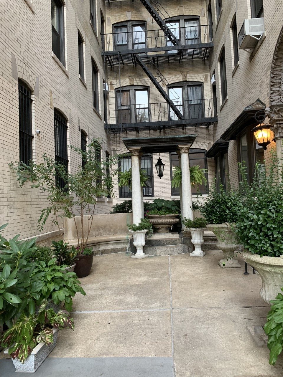 418 Central Park West