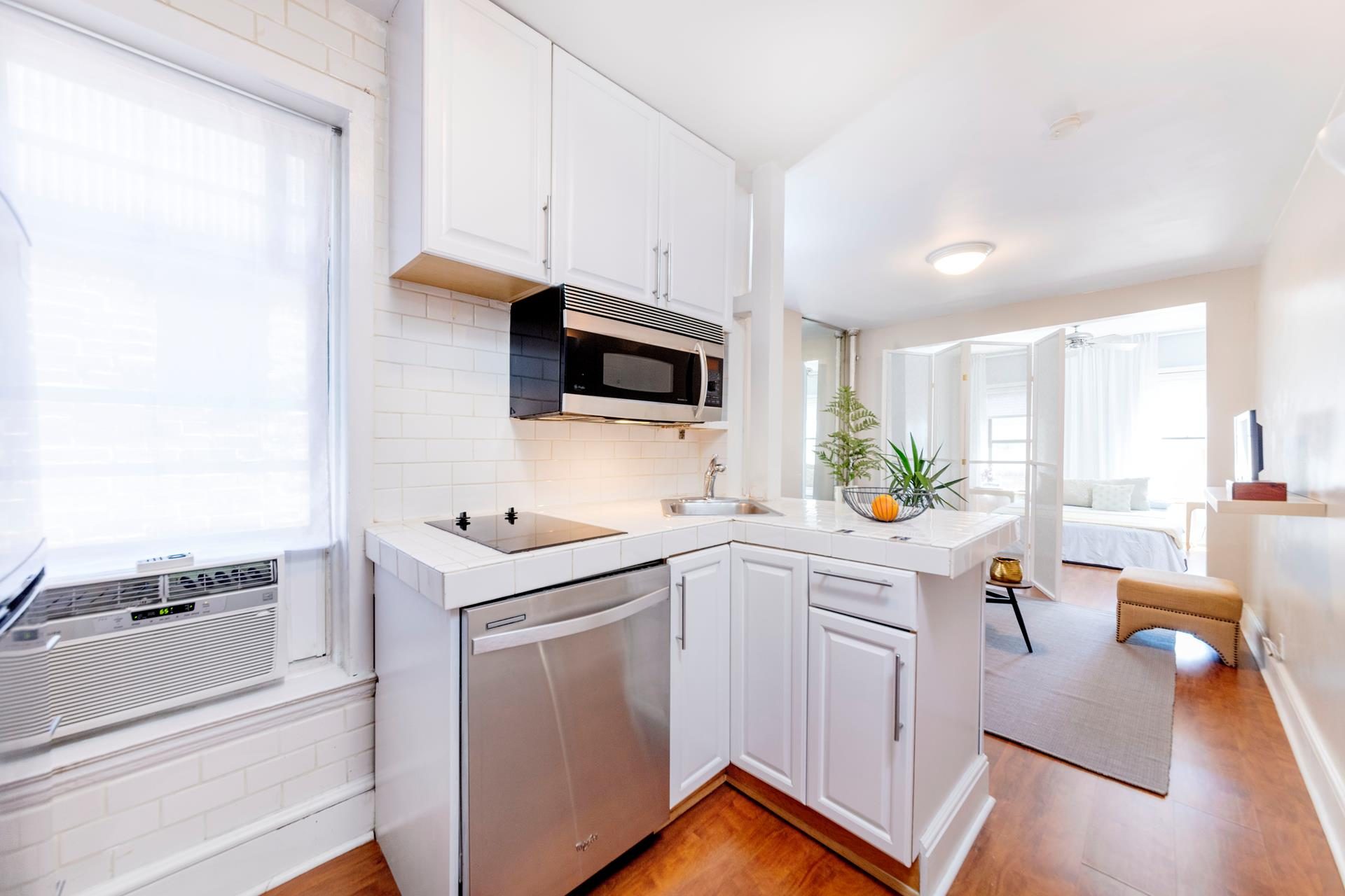 522 West 50th Street