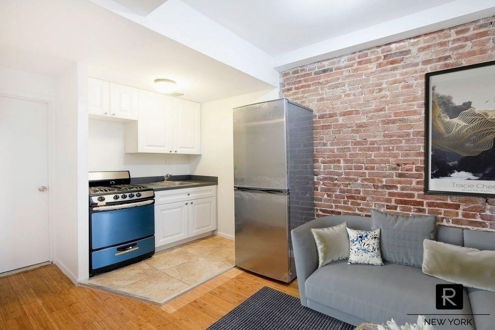 439 West 48th Street
