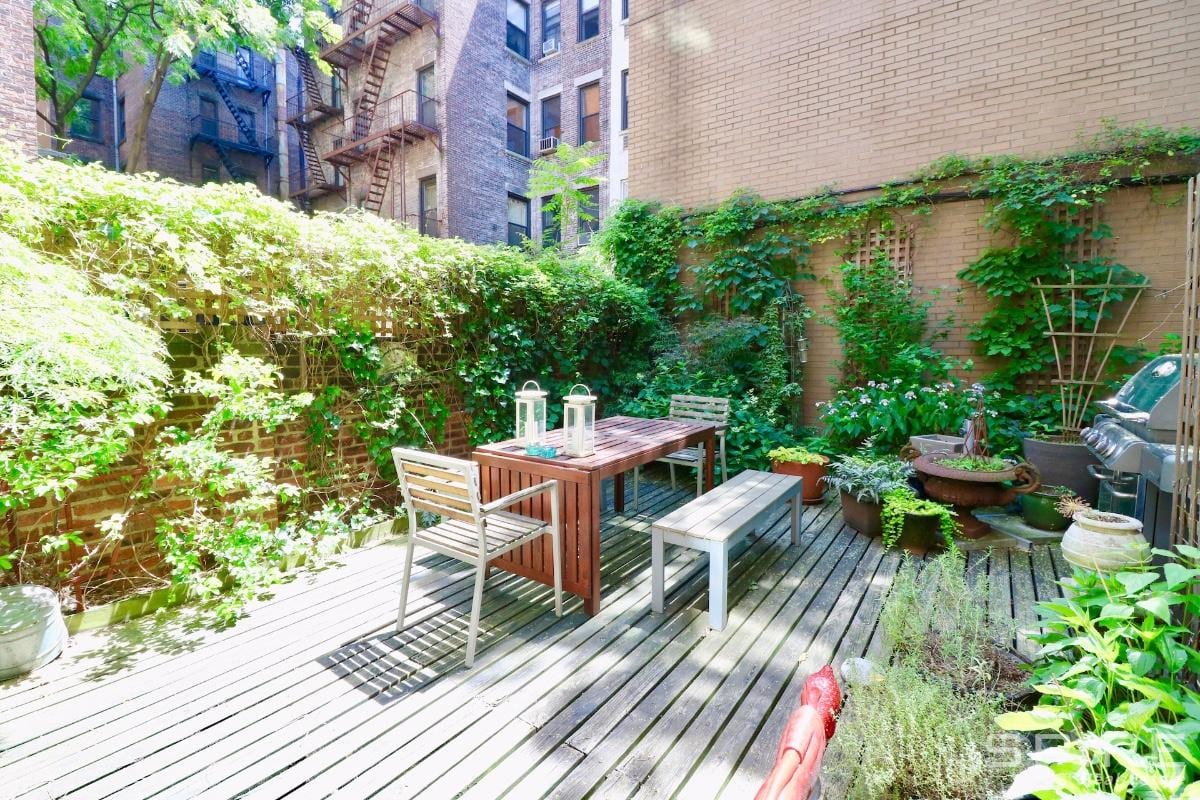 116 West 69th Street