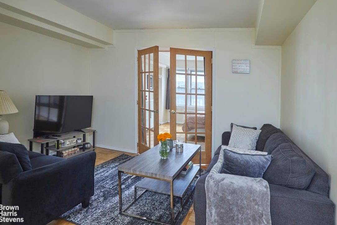 155 East 38th Street