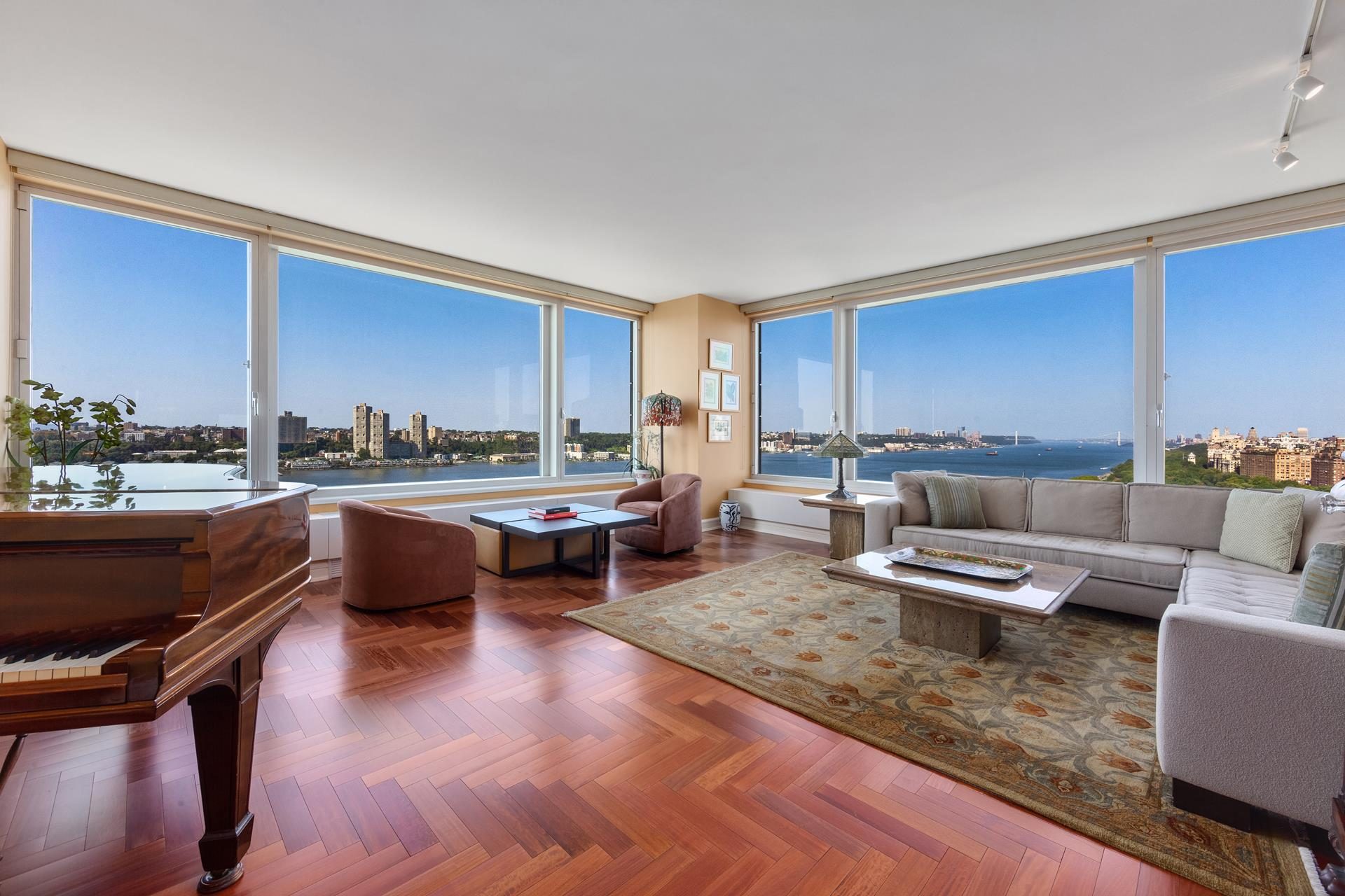 240 Riverside Boulevard