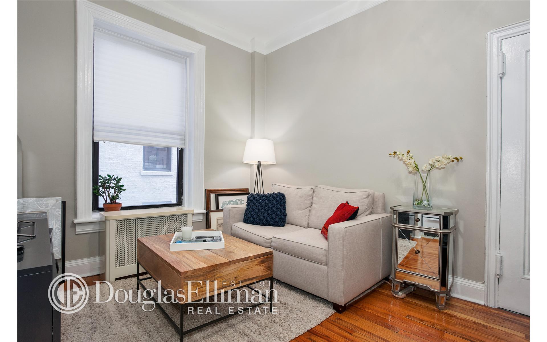 418 Central Park West