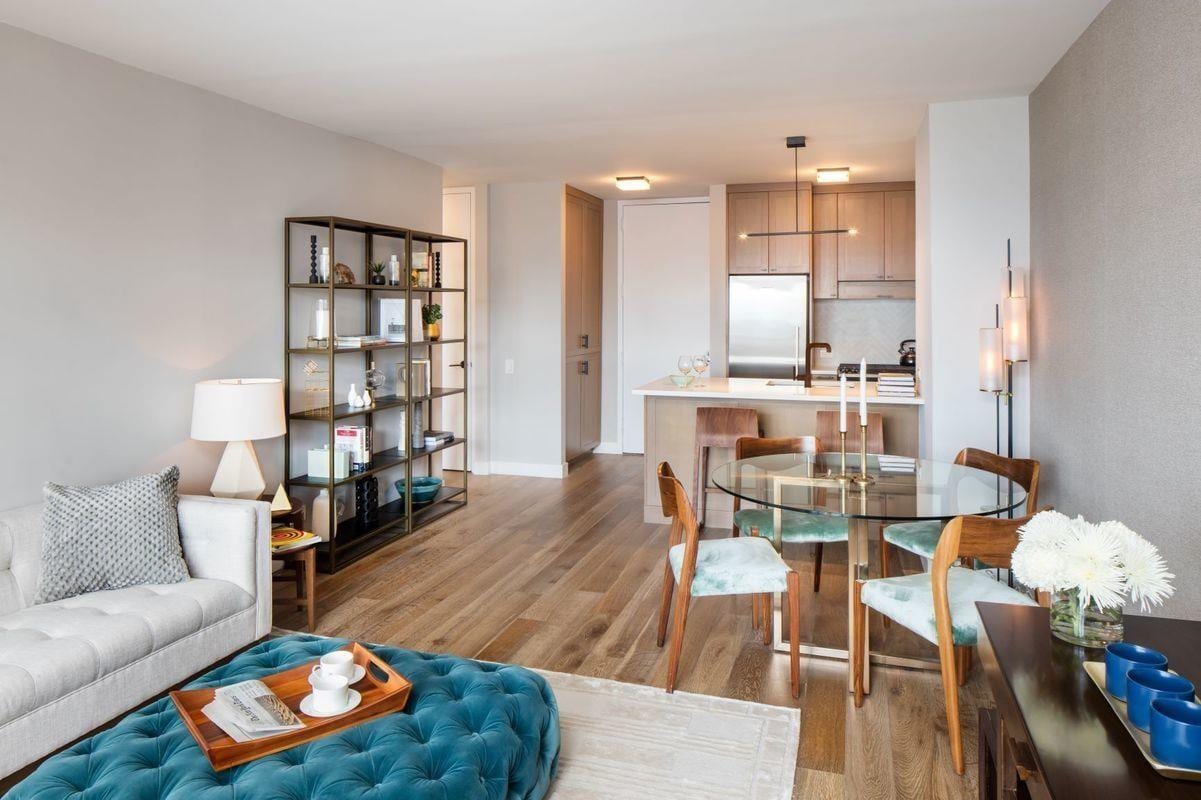 560 West 43rd Street