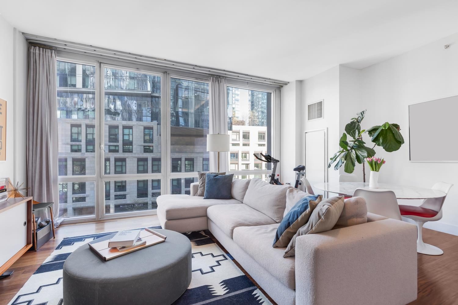 10 West End Avenue