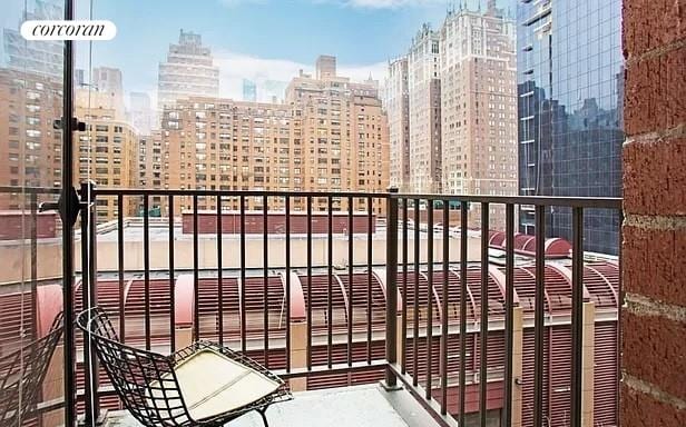 322 East 39th Street