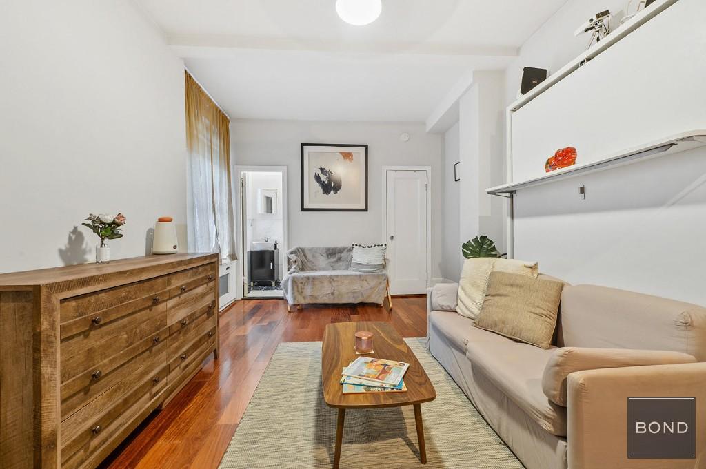 325 West 45th Street