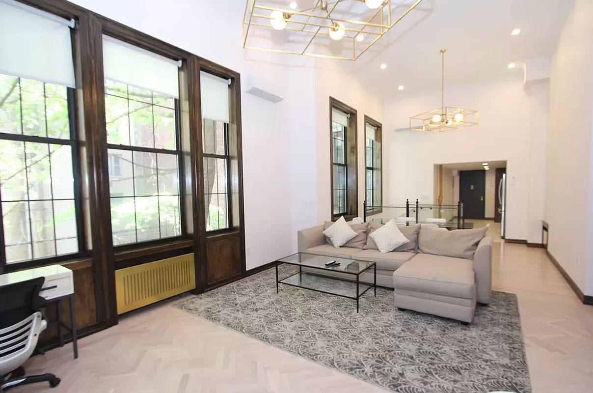 121 East 37th Street