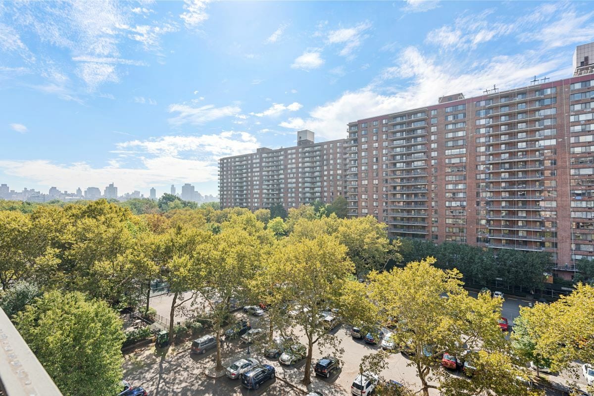 392 Central Park West