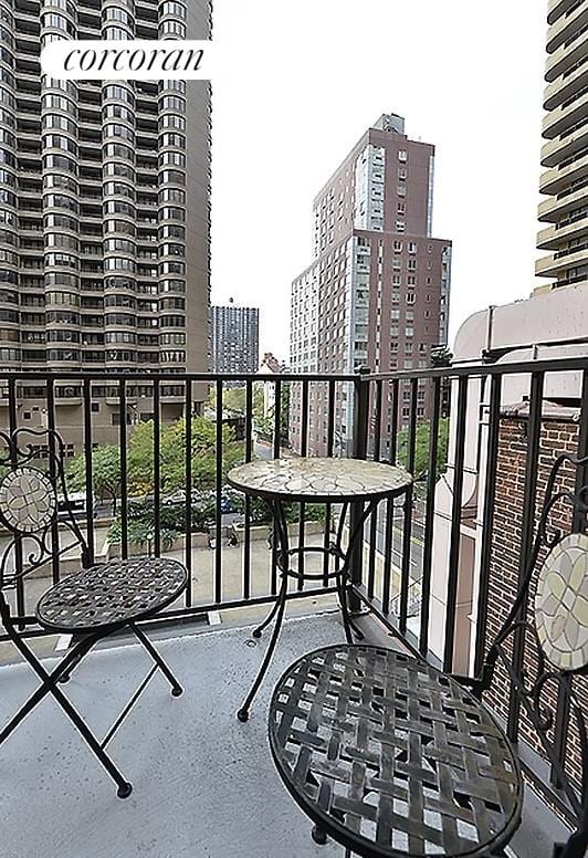 322 East 39th Street