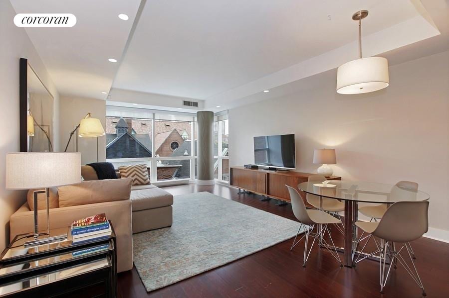 2628 Broadway
