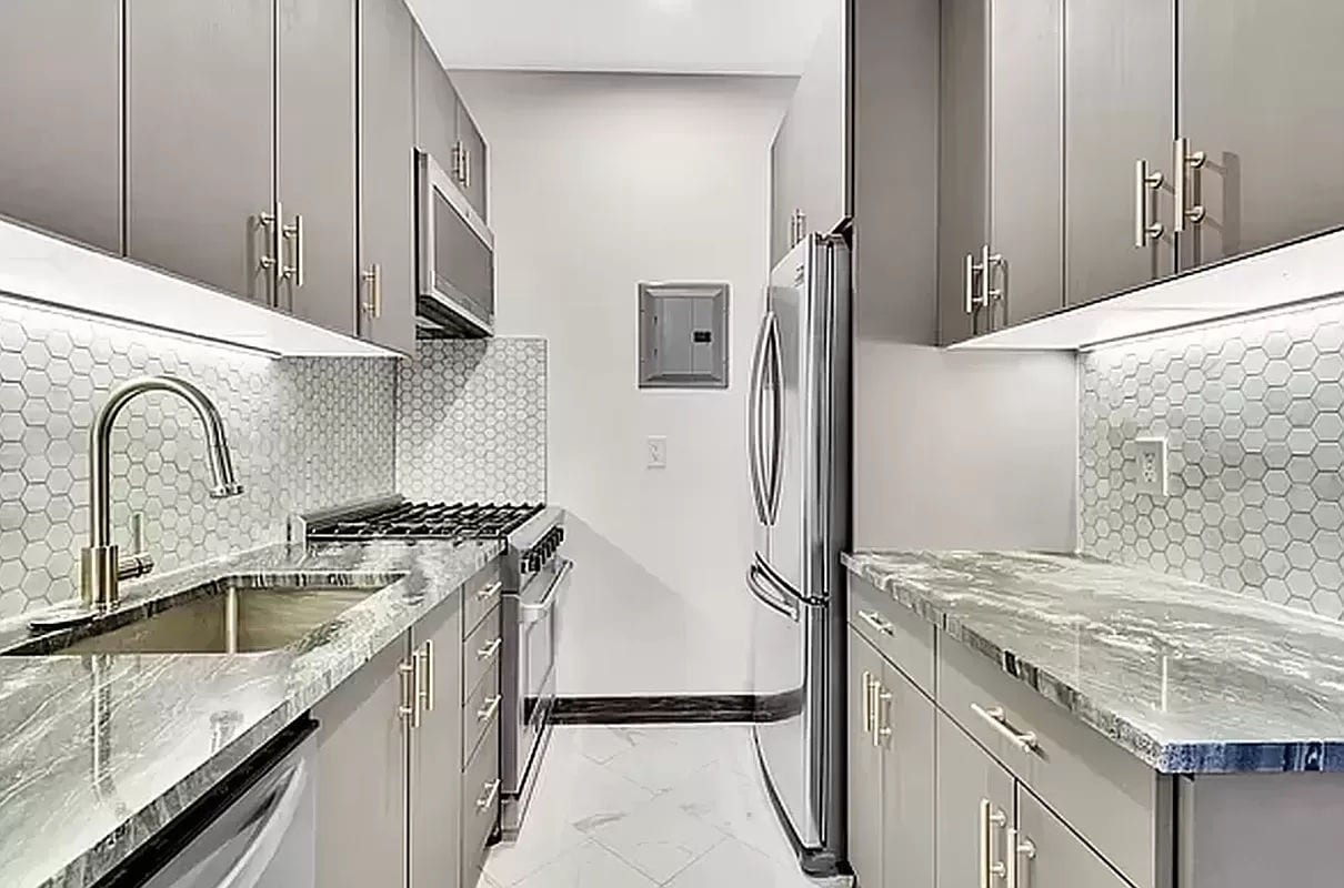 121 East 37th Street