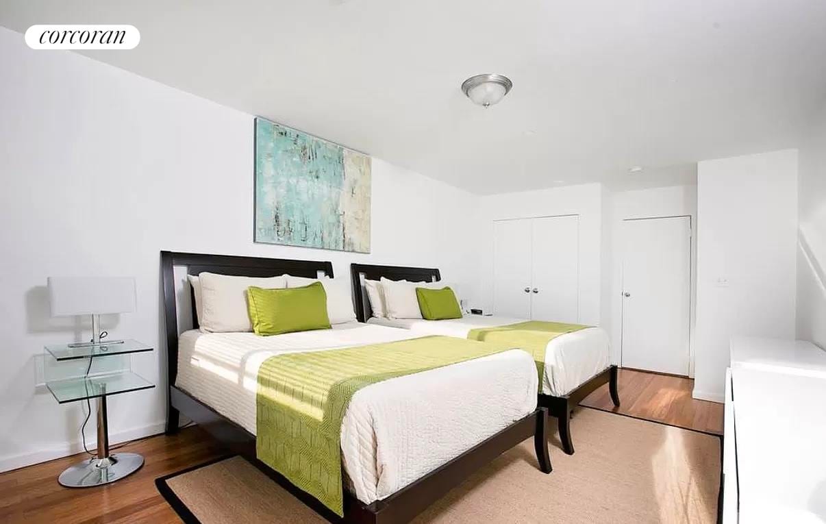 322 East 39th Street