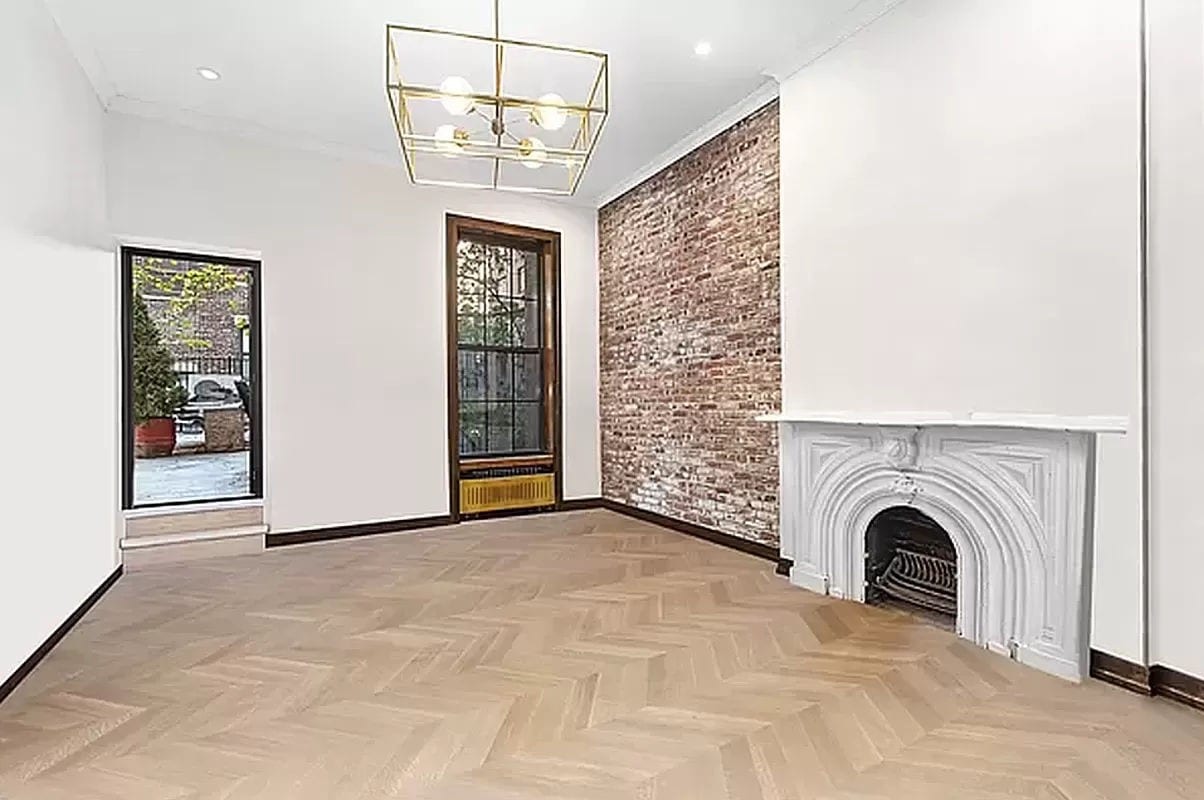 121 East 37th Street