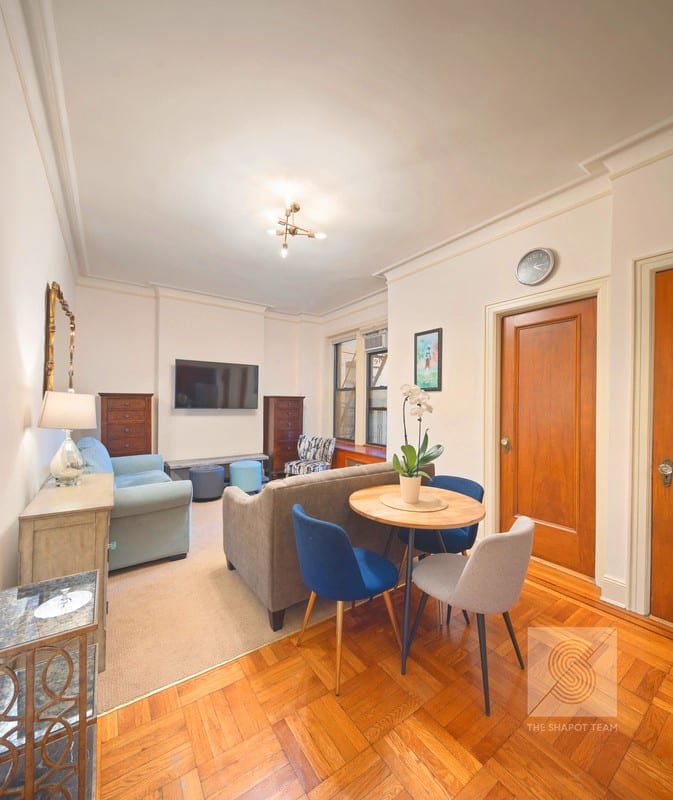 418 Central Park West