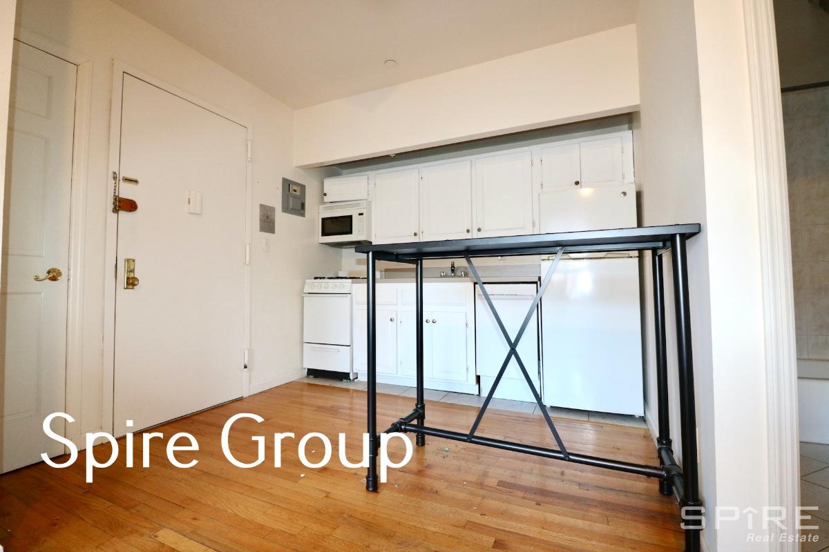 646 Tenth Avenue