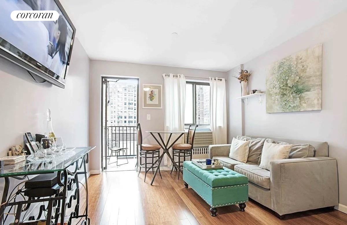 322 East 39th Street